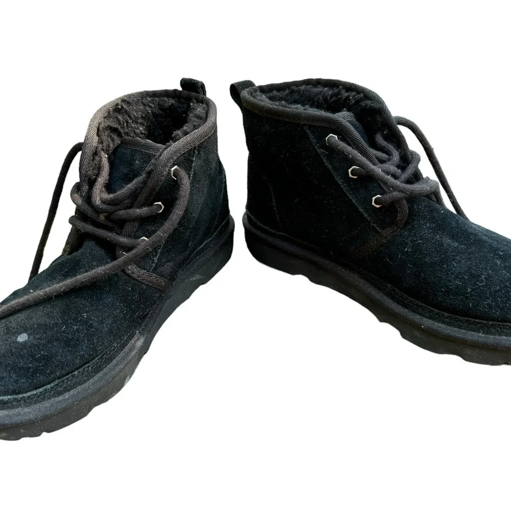 Ugg Black Suede Lined Lace Up Neumel II Boots Youth Size 4 Shoes 1017320K